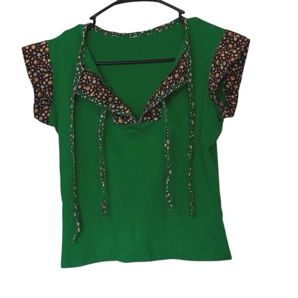 Other Tops - Vintage Green V-Neck Short Sleeve T-Shirt Top No Size No Brand Floral Detail